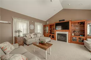 1064 Fairfield School Rd, Columbiana, OH 44408 - Photo 8