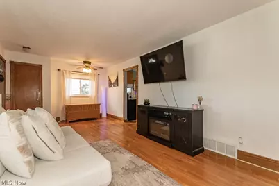 30140 Regent Road, Wickliffe, OH 44092 - Photo 8