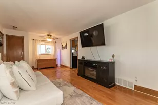 30140 Regent Rd, Wickliffe, OH 44092 - Photo 8