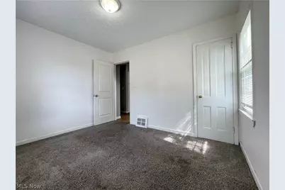 1731 Thornapple Avenue, Akron, OH 44301 - Photo 8