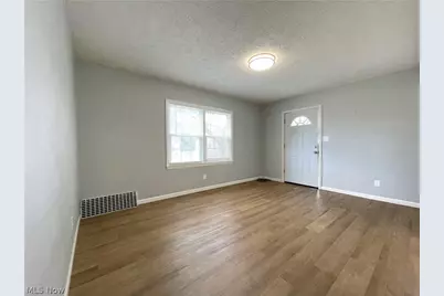 1731 Thornapple Avenue, Akron, OH 44301 - Photo 2