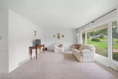 3707 Dauphin Drive NE, Canton, OH 44721 - Photo 4