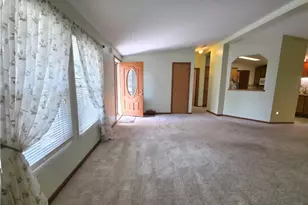 3295 Waterside Dr, Akron, OH 44319 - Photo 8