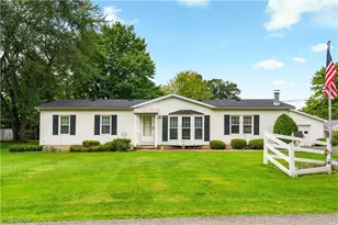 4025 Burke Ave NE, Louisville, OH 44641 - Photo 2