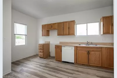 15009 Miles Avenue, Loveland, OH 44128 - Photo 12