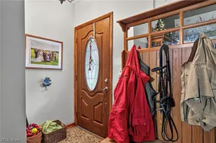 8910 Crackel Rd, Chagrin Falls, OH 44023 - Photo 6