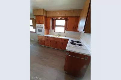323 Marmion Avenue, Youngstown, OH 44507 - Photo 6