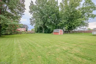 944 Larkridge Avenue, Youngstown, OH 44512 - Photo 32