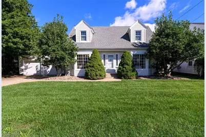 691 E Ford Avenue, Barberton, OH 44203 - Photo 1