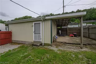 544 E High St, Uhrichsville, OH 44683 - Photo 8
