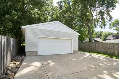 1831 17th Street, Cuyahoga Falls, OH 44223 - Photo 4