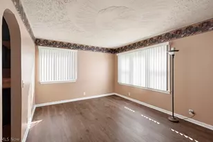 379 Stanford St, Akron, OH 44314 - Photo 6