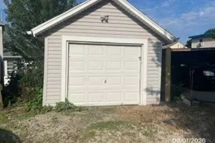 1703 30th St NW, Canton, OH 44709 - Photo 2