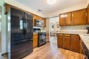 517 Winston Ave NE, North Canton, OH 44720 - Photo 12