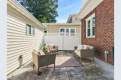 1939 Chestnut Boulevard, Cuyahoga Falls, OH 44223 - Photo 28