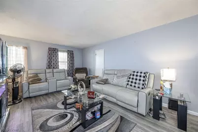 1117 N Main Street, Akron, OH 44310 - Photo 2