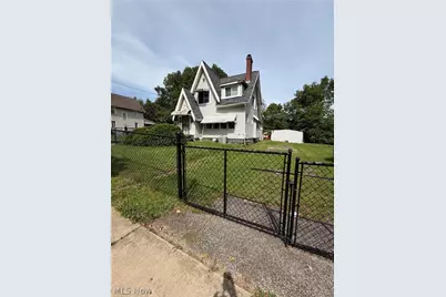743 Bellevue Avenue, Akron, OH 44307 - Photo 2