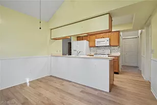 3508 E Prescott Cir, Cuyahoga Falls, OH 44223 - Photo 12