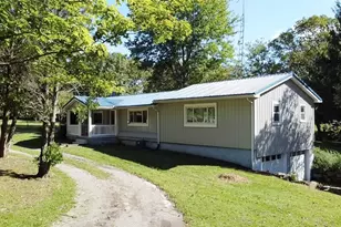 10182 Andora Rd NE, West Chester, OH 44625 - Photo 4