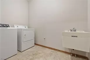 5688 Shallow Creek Ave, Louisville, OH 44641 - Photo 22