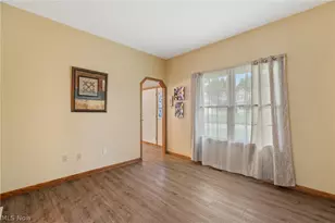 5688 Shallow Creek Ave, Louisville, OH 44641 - Photo 18