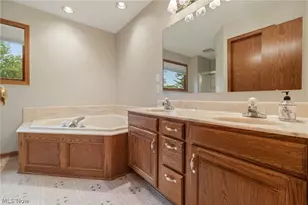 5688 Shallow Creek Ave, Louisville, OH 44641 - Photo 28