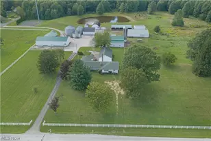 1325 Braceville Robinson Rd, Worthington, OH 44470 - Photo 1