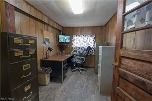 1325 Braceville Robinson Rd, Worthington, OH 44470 - Photo 44