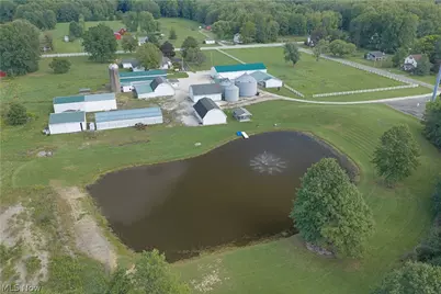 1325 Braceville Robinson Road, Worthington, OH 44470 - Photo 4