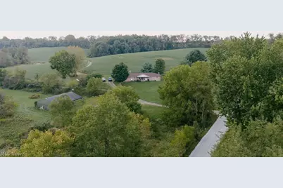 940 Parks Avenue SE, Paris, OH 44669 - Photo 6