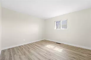 34297 W Point Dr, North Ridgeville, OH 44039 - Photo 20