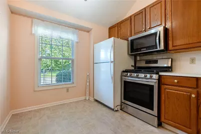 1534 Southpointe Circle NE, Canton, OH 44714 - Photo 6