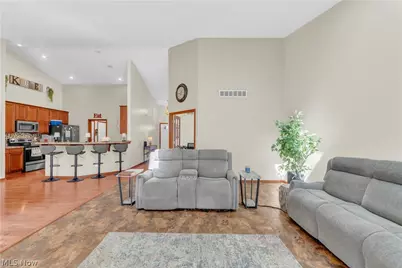 4201 Brooks Court, Lorain, OH 44053 - Photo 6
