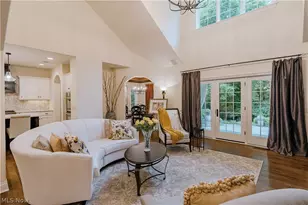 7734 Bainbridge Rd, Chagrin Falls, OH 44023 - Photo 10
