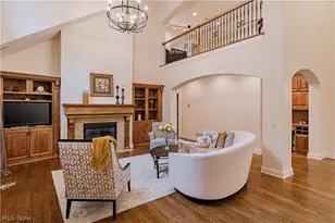 7734 Bainbridge Rd, Chagrin Falls, OH 44023 - Photo 8