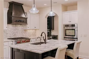 7734 Bainbridge Rd, Chagrin Falls, OH 44023 - Photo 14