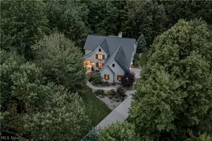 7734 Bainbridge Rd, Chagrin Falls, OH 44023 - Photo 4