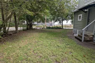 385 Campbell St, Akron, OH 44307 - Photo 10