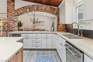 18050 Elliott Dr, Chagrin Falls, OH 44023 - Photo 14