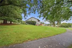 4727 Greenbriar Square NE, Canton, OH 44714 - Photo 36