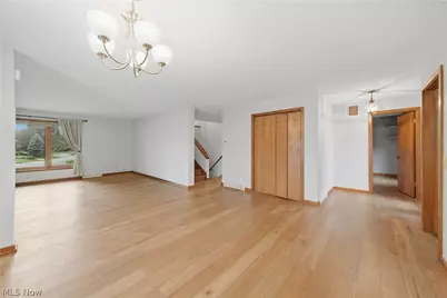 4727 Greenbriar Square NE, Canton, OH 44714 - Photo 2