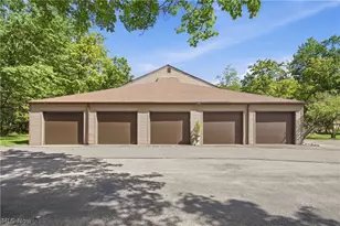 16575 Wren Rd, Chagrin Falls, OH 44023 - Photo 32
