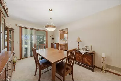 6180 Chesham Avenue NE, Canton, OH 44721 - Photo 8
