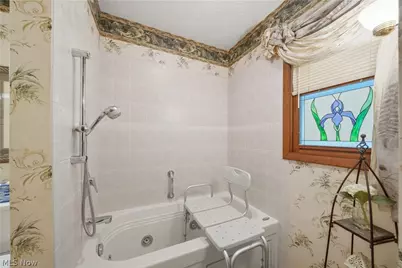 6180 Chesham Avenue NE, Canton, OH 44721 - Photo 14