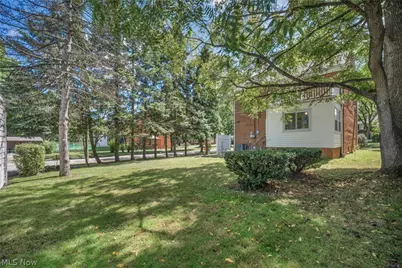 17429 Scottsdale Boulevard, Huber Heights, OH 44120 - Photo 6