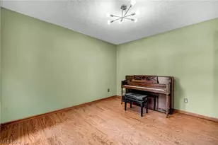 2573 Stonecreek Dr, Akron, OH 44320 - Photo 20