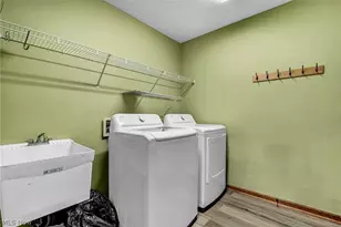 2573 Stonecreek Dr, Akron, OH 44320 - Photo 30