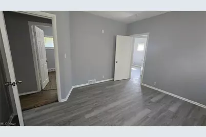 810 E 157th Street, Loveland, OH 44110 - Photo 26