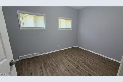 810 E 157th Street, Loveland, OH 44110 - Photo 34