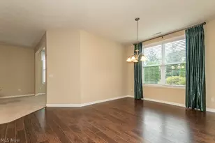 7967 Dovegate Dr, Mentor, OH 44060 - Photo 8